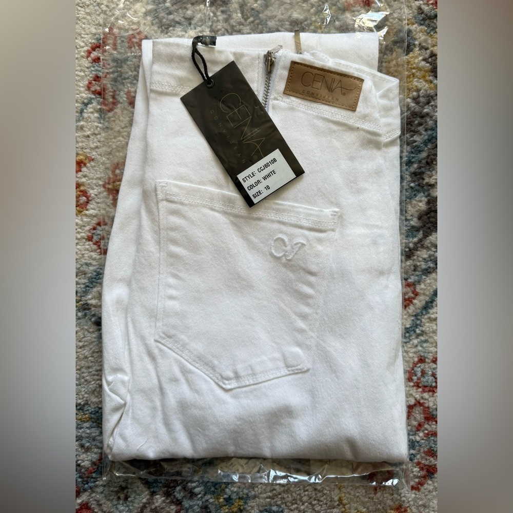 White fringed hem capris jeans color white size 10